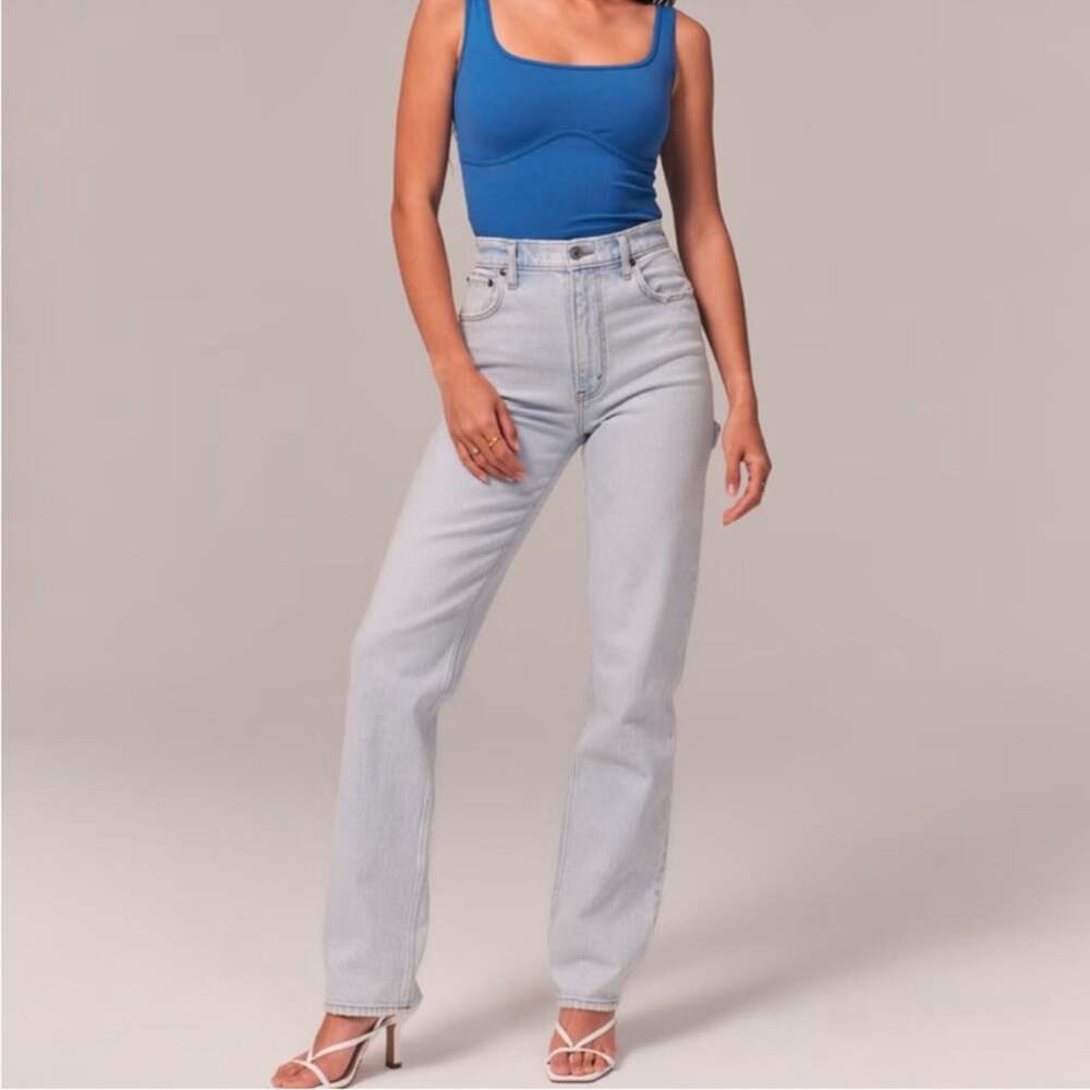 Abercrombie Light Wash The 90’s Straight Ultra High Rise Carpenter Jeans